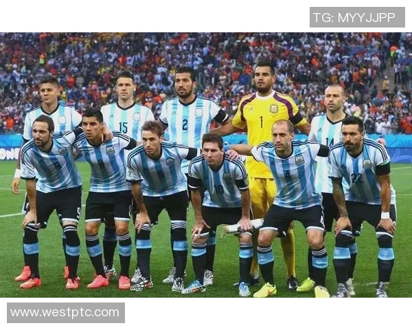 五位足球巨星的传奇故事与他们对全球足球的影响力分析