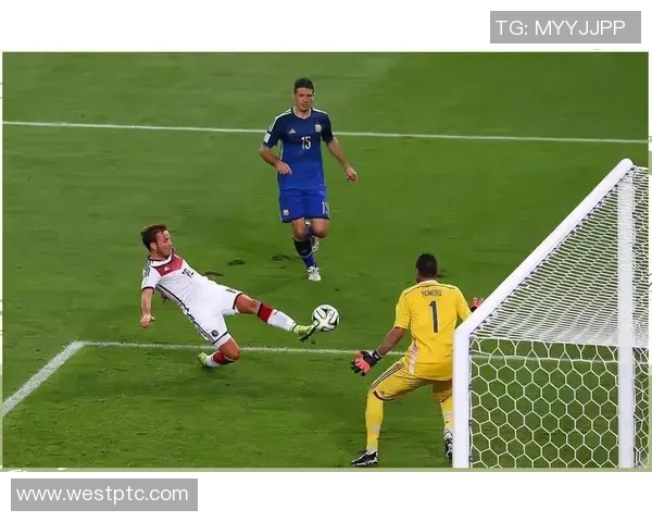 2016年足球盛事回顾与封面人物精彩瞬间的深度解析