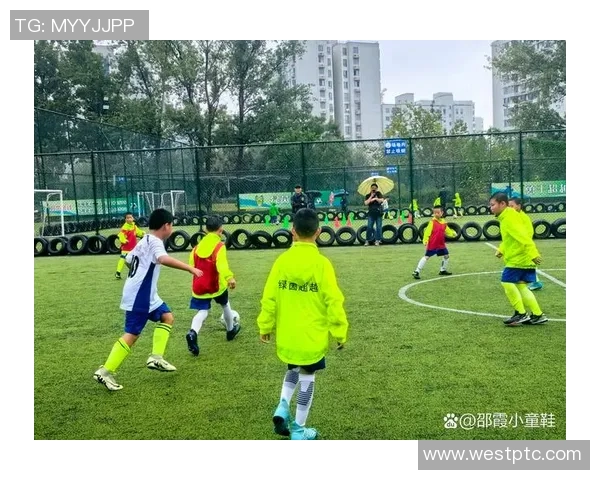 买足球的故事：从梦想起航到绿茵场上的拼搏与友情