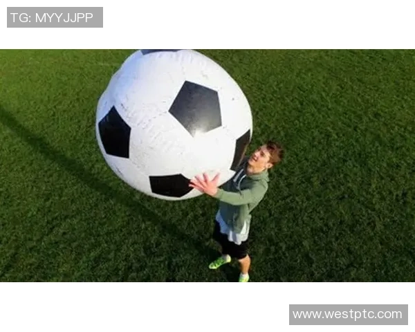 手工足球杯:热情与创意交织的草根足球盛宴,展现手作魅力与团队精神 手工足球杯:热情与创意交织的草根足球盛宴,展现手作魅力与团队精神